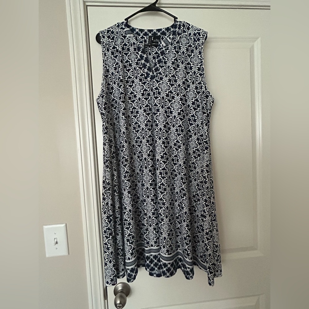New Directions sleeveless dress. - Picture 1 of 3